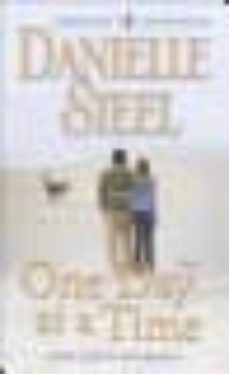 one day at a time-danielle steel-9780440243335
